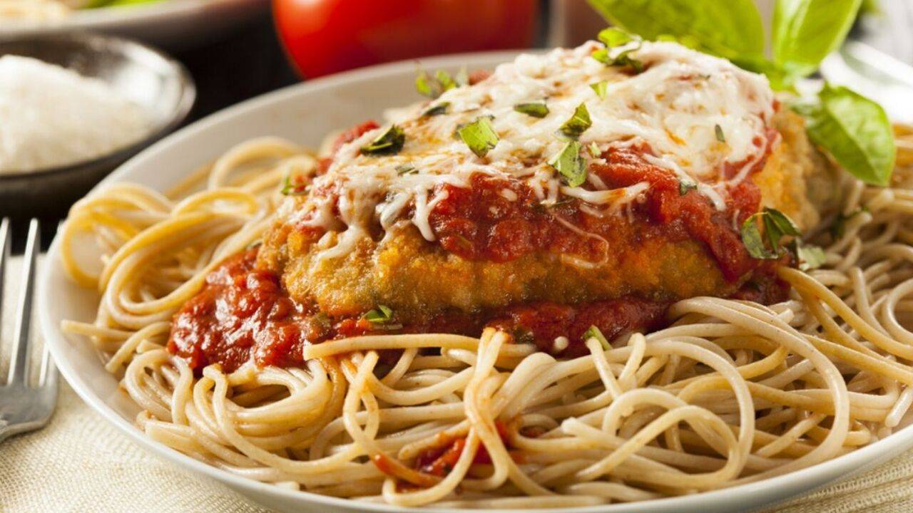 Tofu parmesan avec pâtes aux fines herbes
